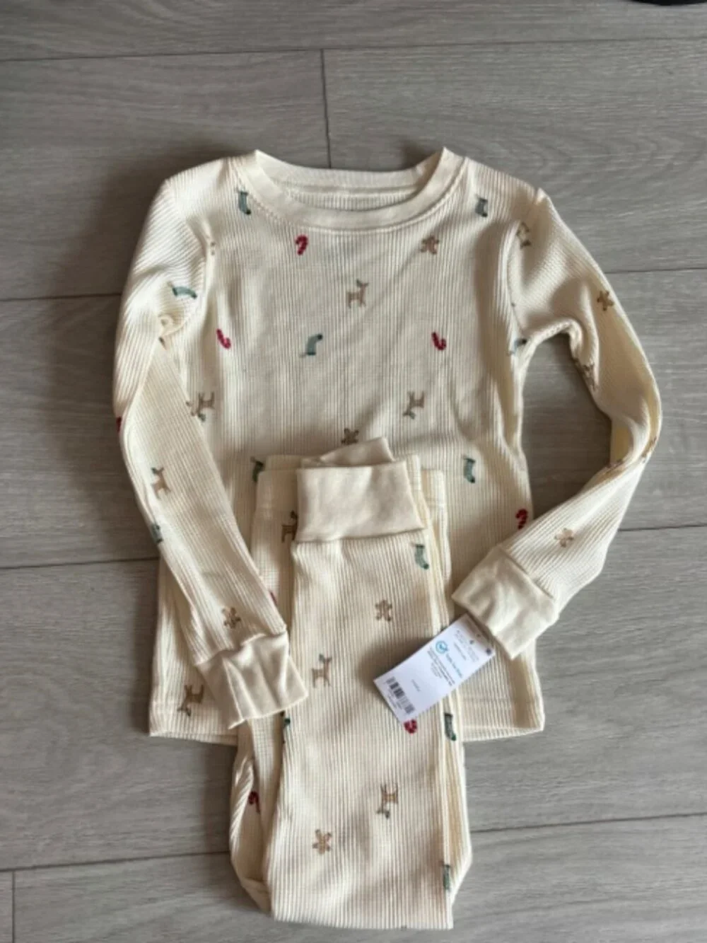 Bundle: 2 Kids Holiday Pajama Sets 4T – NWT – Carter’s + Holiday Print